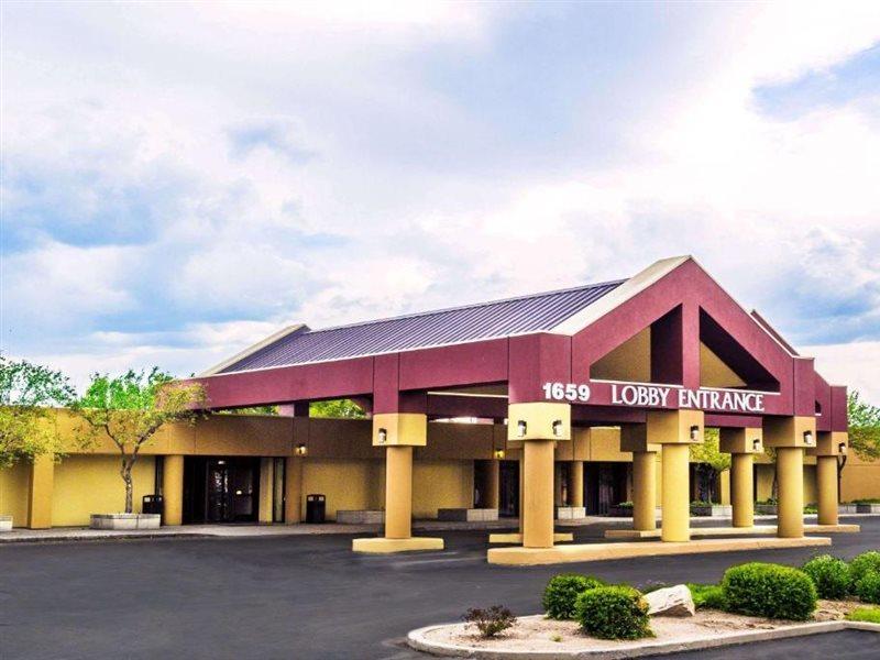 Ramada By Wyndham Salt Lake City North Temple Exterior foto